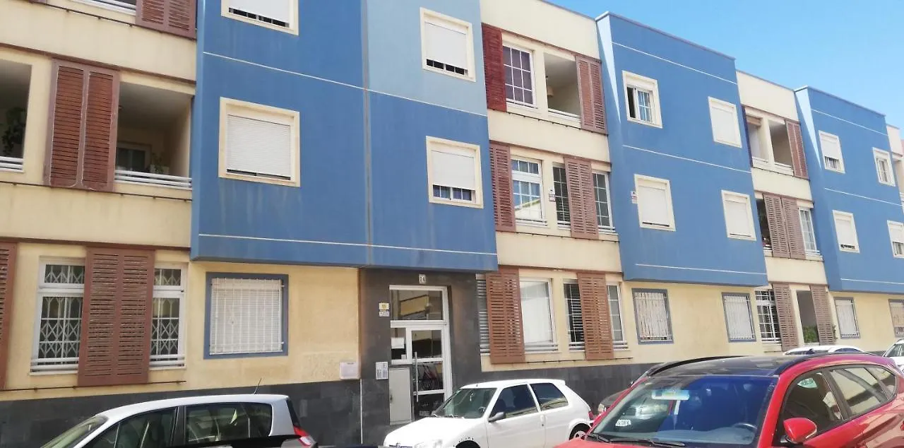 Apto ACHE, acogedor apartamento de 66 m con terraza, aire acondicionado y parking privado gratuito Los Abrigos