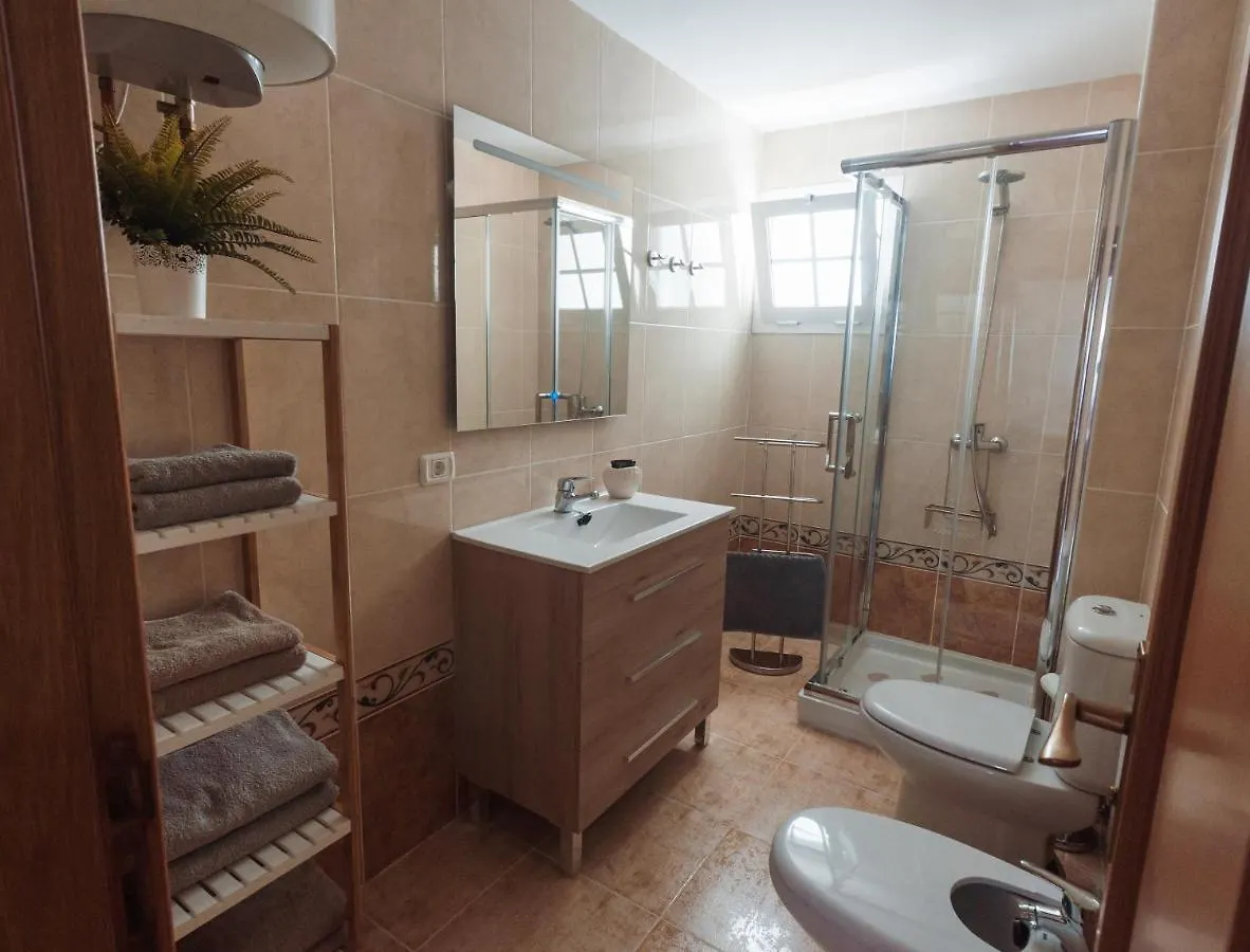 Apto ACHE, acogedor apartamento de 66 m con terraza, aire acondicionado y parking privado gratuito Los Abrigos