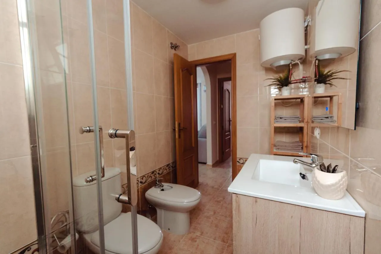 Apto Ache, Acogedor Apartamento De 66 M Con Terraza, Aire Acondicionado Y Parking Privado Gratuito Los Abrigos Spain